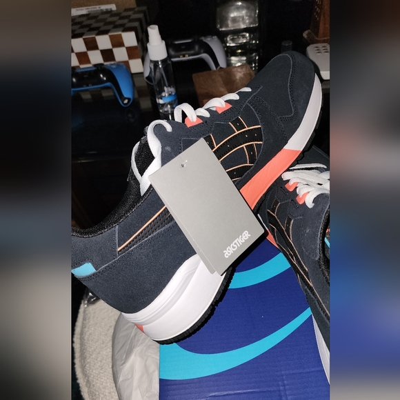 ASICS Gel-Lyte Black and Blue Sneakers with Orange Accents - Picture 5 of 6